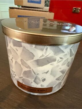 White Barn Beach Sage & Mint Scented Decorative Candle with Gold Lid